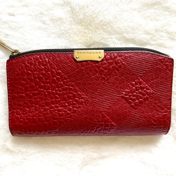 Burberry Wallet Cherry Color 🍒 - Picture 1 of 10